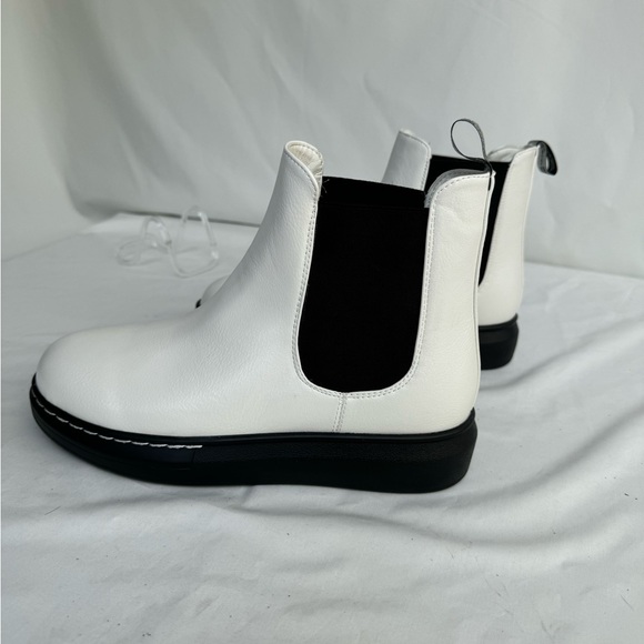 Seven 7 alexia pull on white pebbled vegan leather booties size 10 - Picture 4 of 9